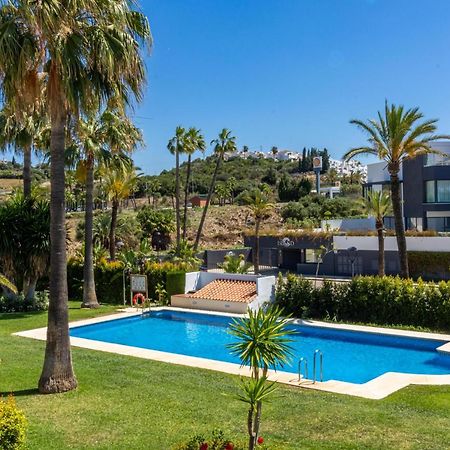 Spacious Beachfront Town House In Estepona With Fully Equipped Kitchen, Pools, Garden, Sea View 外观 照片
