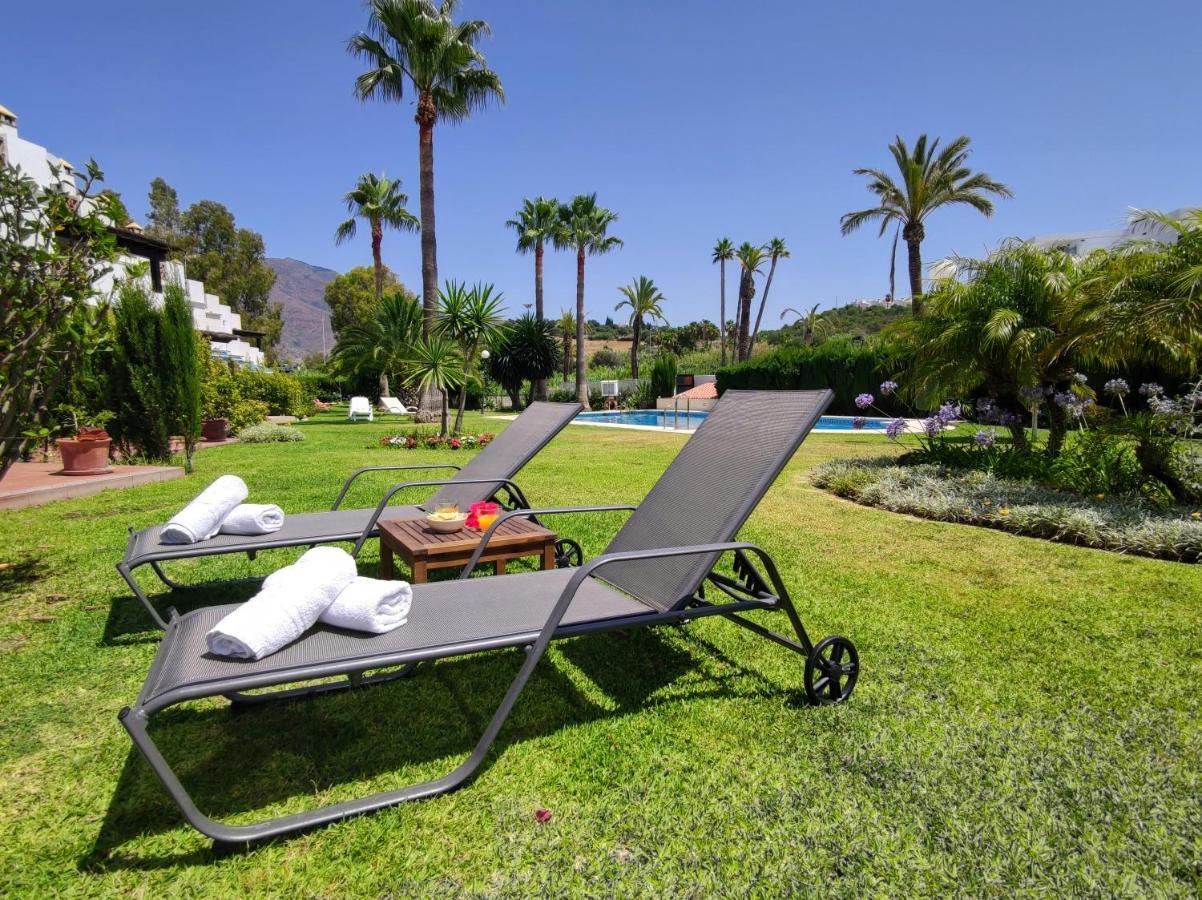 Spacious Beachfront Town House In Estepona With Fully Equipped Kitchen, Pools, Garden, Sea View 外观 照片