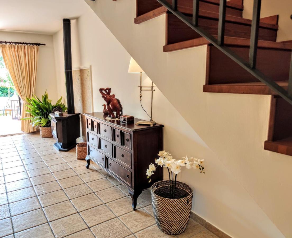 Spacious Beachfront Town House In Estepona With Fully Equipped Kitchen, Pools, Garden, Sea View 外观 照片