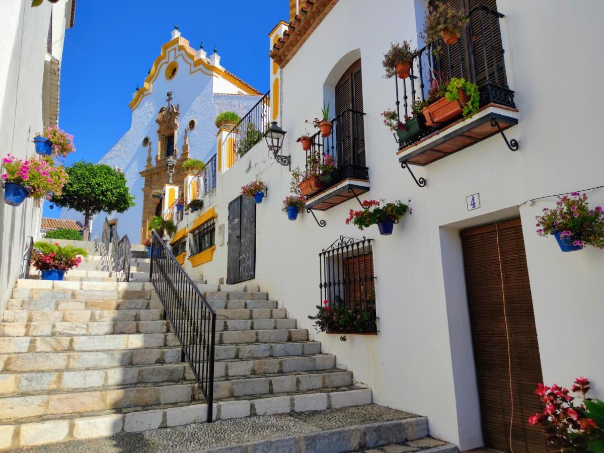 Spacious Beachfront Town House In Estepona With Fully Equipped Kitchen, Pools, Garden, Sea View 外观 照片