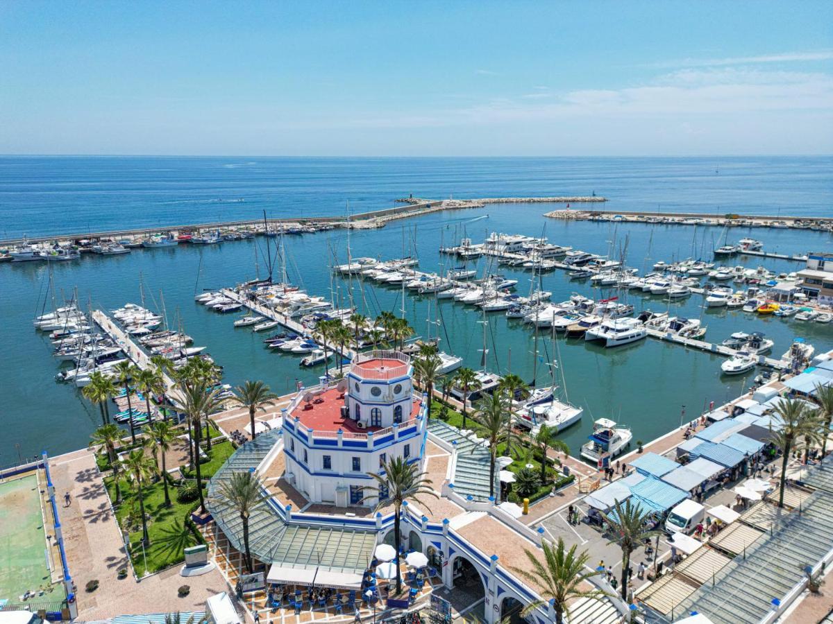 Spacious Beachfront Town House In Estepona With Fully Equipped Kitchen, Pools, Garden, Sea View 外观 照片